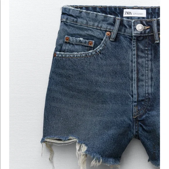 Zara Frayed Hi Rise Denim Shorts - Picture 3 of 4